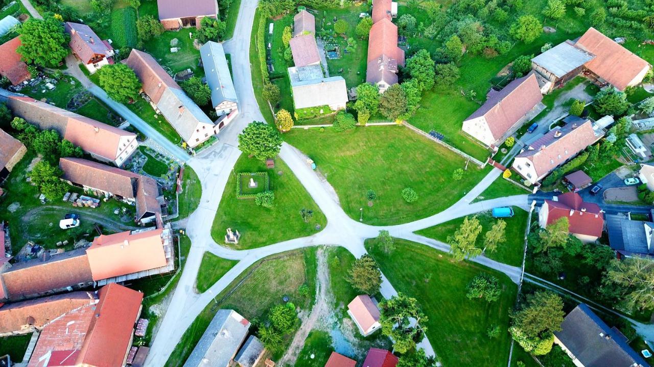 Roubenka Rozkos Villa Nové Město nad Metují Buitenkant foto
