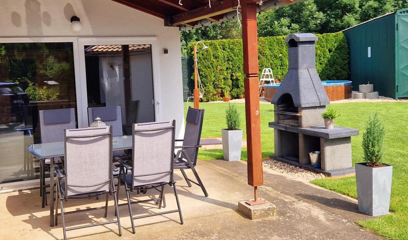 Roubenka Rozkos Villa Nové Město nad Metují Buitenkant foto
